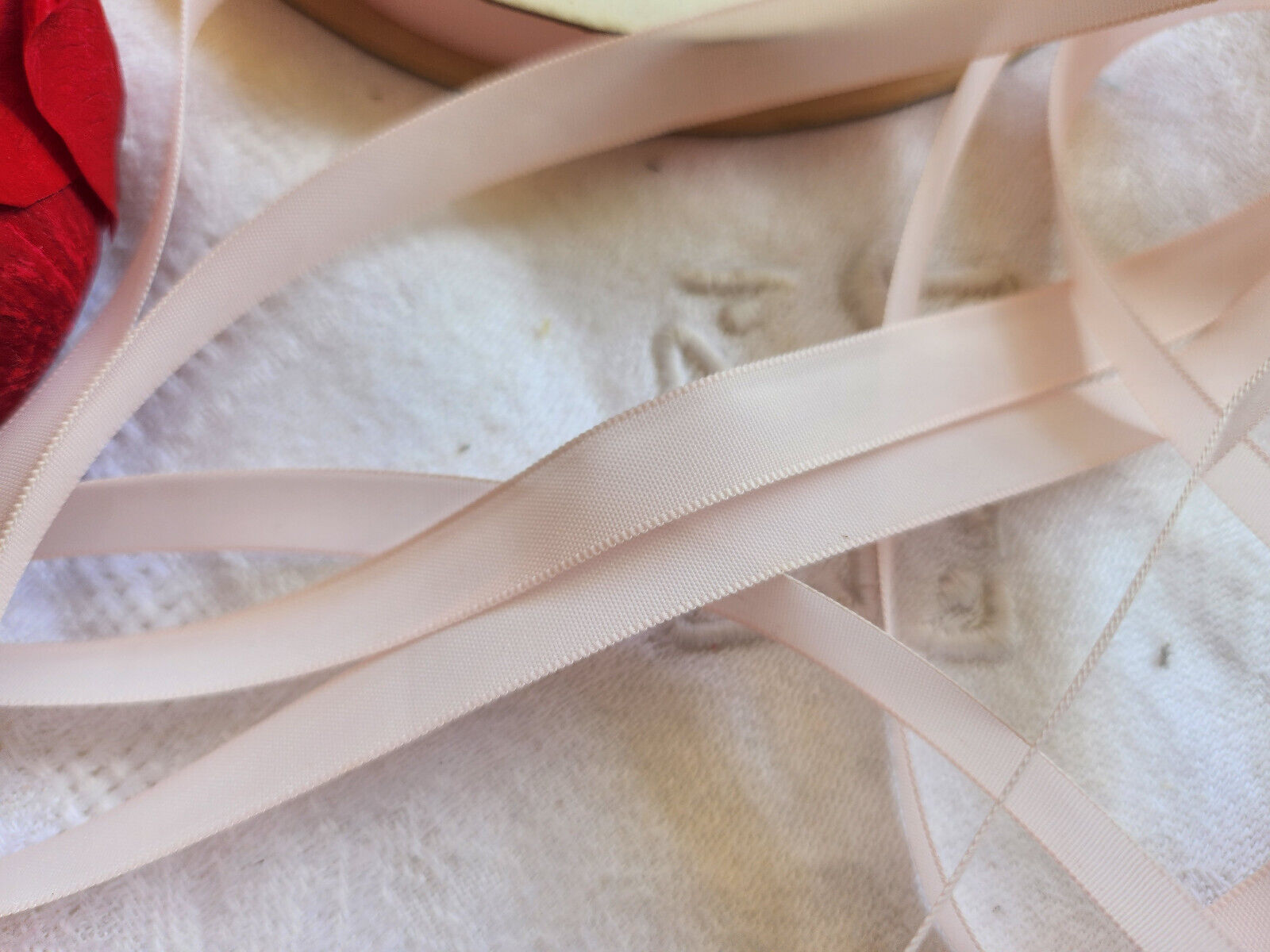 Ruban fin ancien nylon rose 10 mètres sur 1 cm modiste mercerie B5 n°32