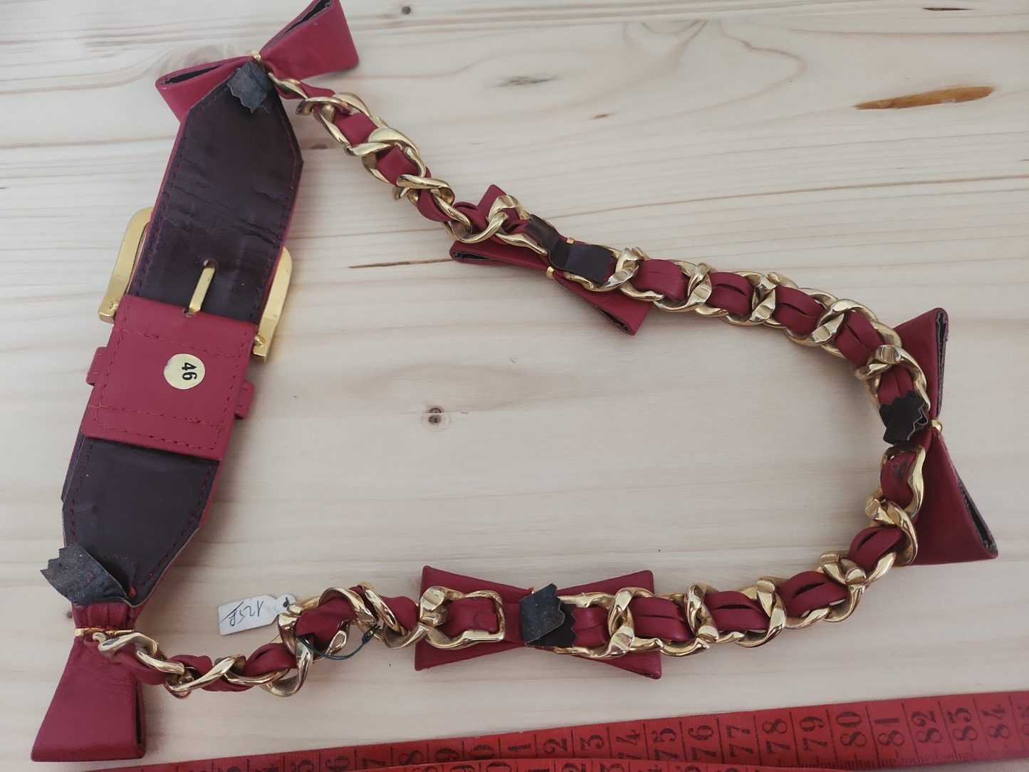 Ceinture ancienne vintage cuir rouge noeud métal doré  superbe
