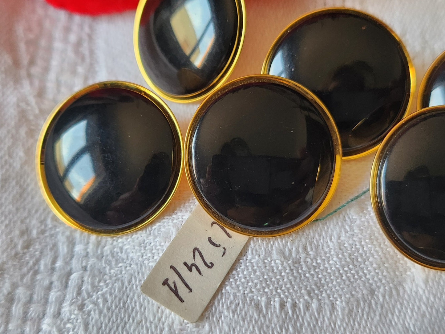 Lot 6 boutons vintage en métal doré noir pied etiquette 2,2 cm pied ref 754