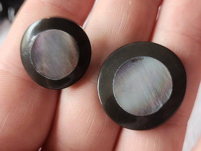 Collection bouton ancien coeur en nacre deux diamètres 1,8 et 2,3 cm G13G