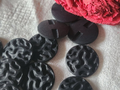 Lot 7 boutons vintage noir texturé mat plat pied 2,1 cm ref 5542
