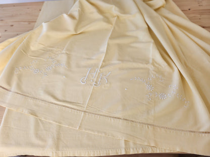 Lot de draps anciens jaune monogrammes HK idéal rideau B6