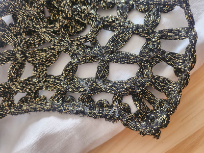 Grande encolure  vintage dentelle noir dore récup main robe soiréeevoir photo B8