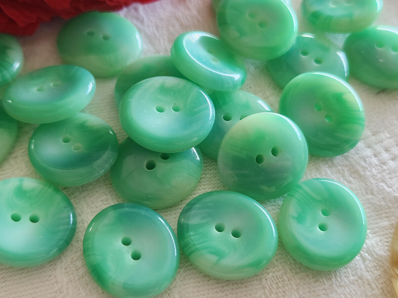 Lot 10 boutons vintage  ovale camaïeu bleu vert trou  1,5 sur 1,7 cm ref 2938