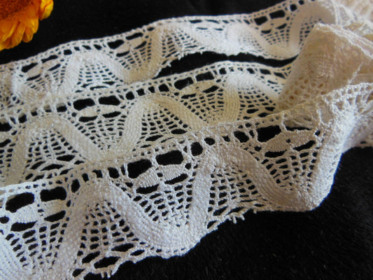 Dentelle ancienne coton large 1 mètre 60 sur 3,4 cm T15-42