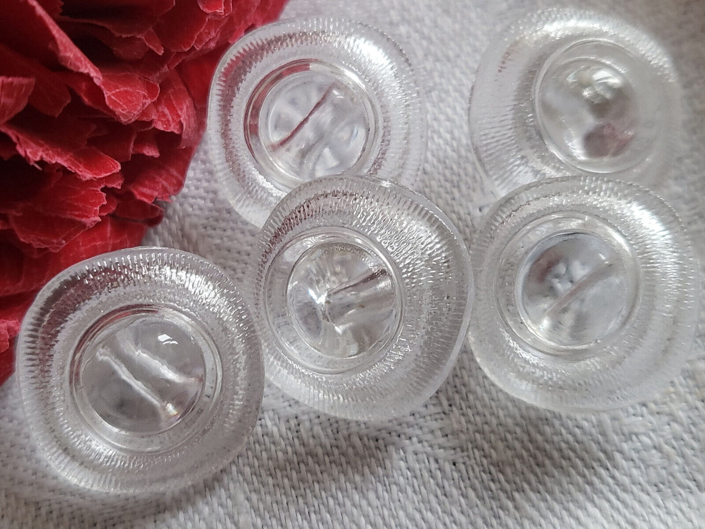 Lot 5 boutons ancien en verre transparent motif haut à pied  1,7 cm ref 5258