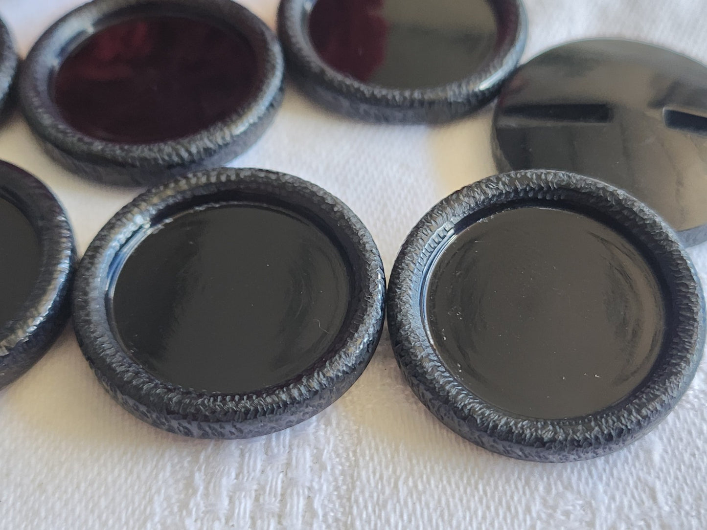 Lot 6 gros boutons vintage noir bord texturé 2,7 cm ref 1291