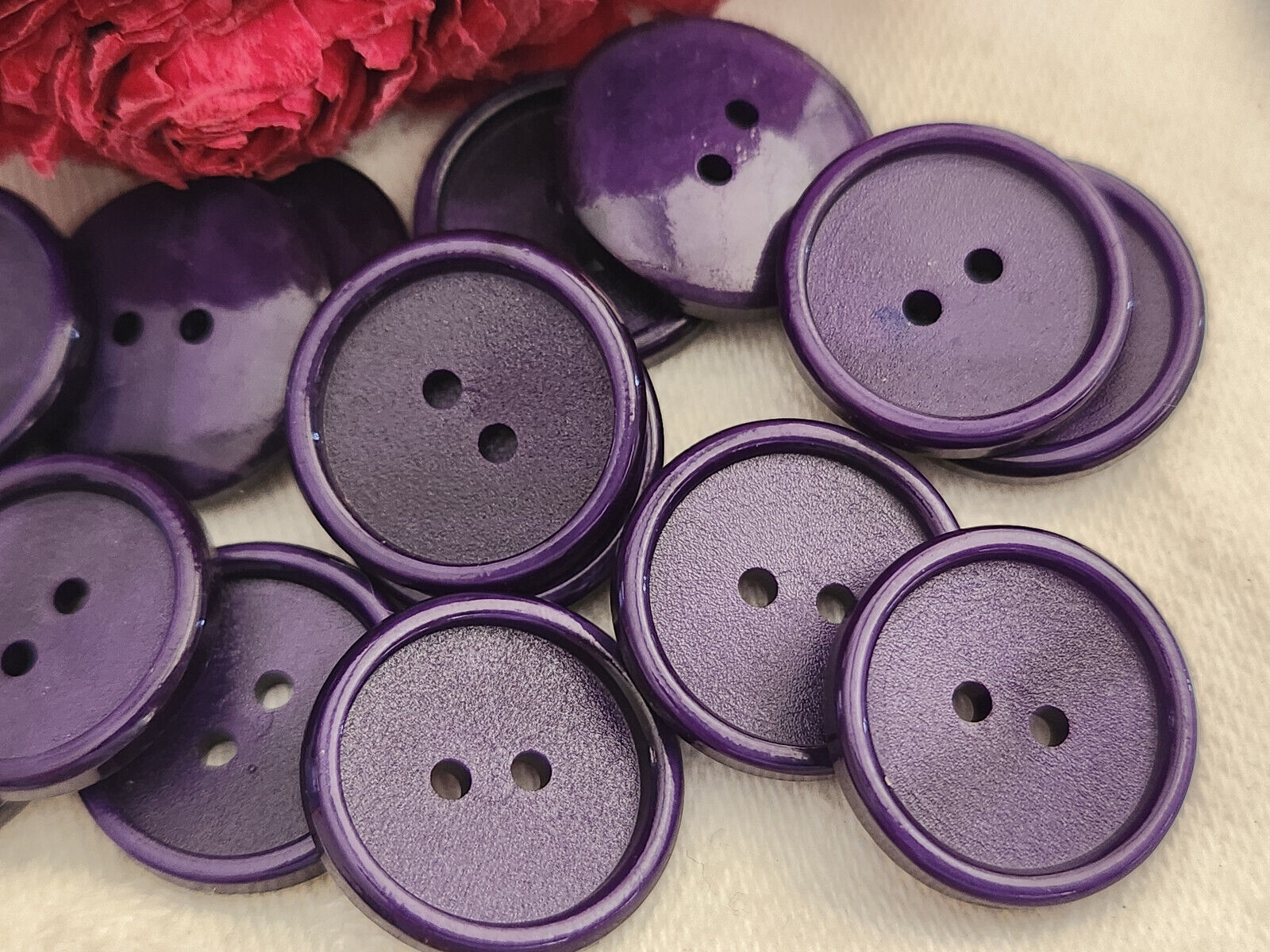 Lot 19 boutons vintage violet à trous 1,7 cm  ref 175
