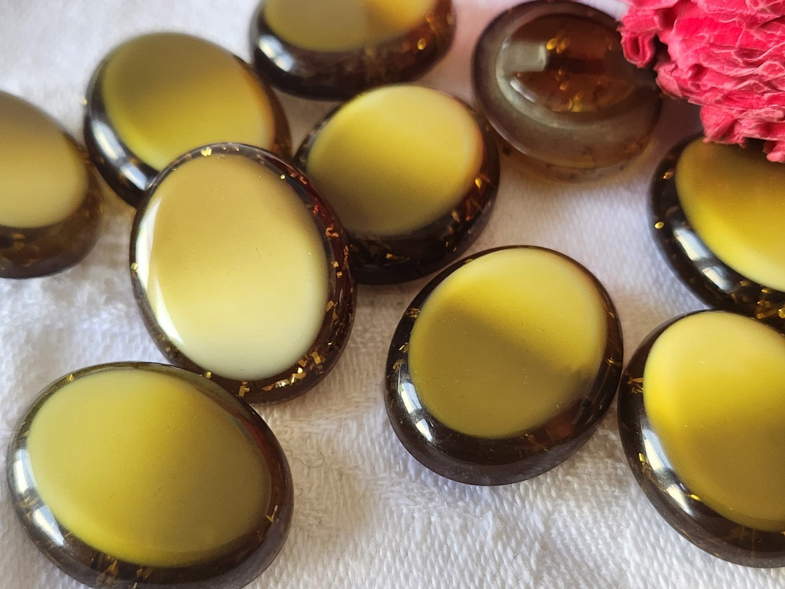 Lot 5  boutons vintage à pied  ovale vert paillette 1,8 sur 2,2 cm ref 5466