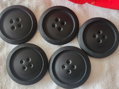 Lot 5 boutons vintage gros noir mat travaillé trous 2,8 cm ref 3963