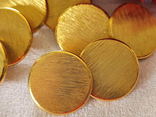 Lot 6  boutons vintage en métal doré strié lourd 2,3 cm pied ref 2712