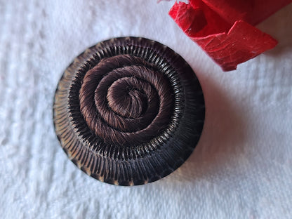 Volumineux  bouton  marron  passementerie vintage resine  pied 2,6 cm ref 407