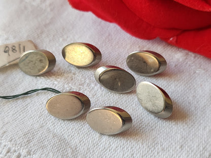 Lot 7 boutons vintage en métal argenté oval 0,8 sur 1,3 cm ref 5139