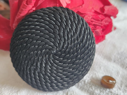 Enorme bouton vintage ancien passementerie noir  4,7 cm ou 47 mm ref 1483