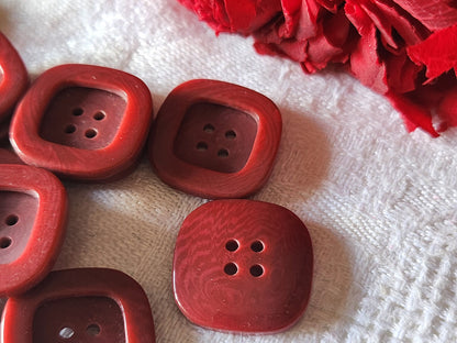 Lot 12 boutons vintage marron rouge carré trou 1,8 cm ref 4801