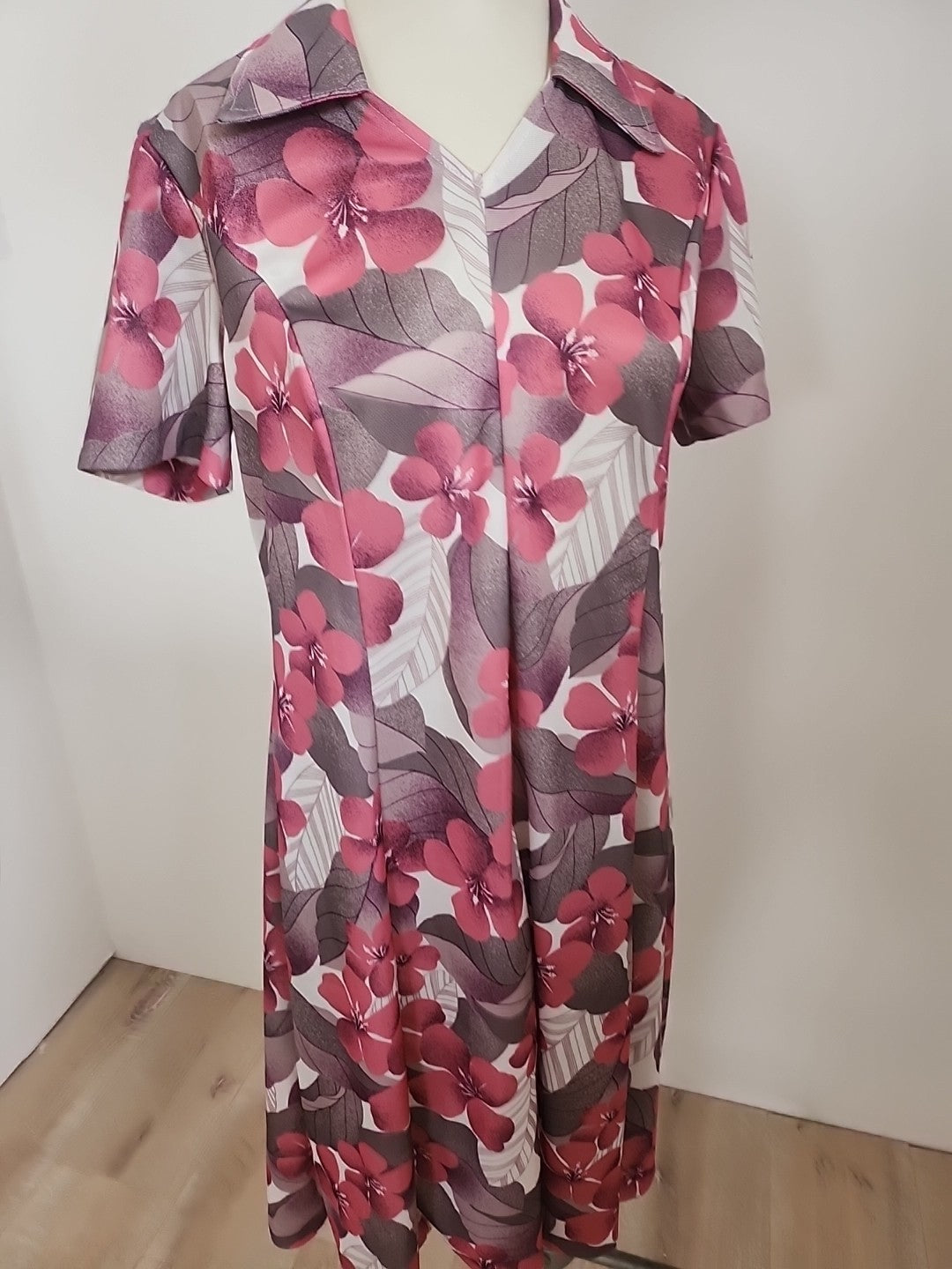Pur vintage robe ancienne grosse fleur rose grise très légère 40 ? ref portant