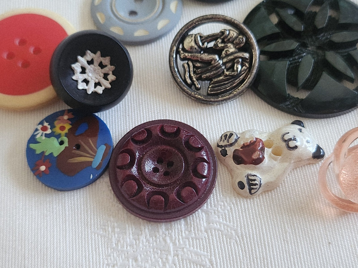 Lot 12 bouton anciens collection assortiment 1,5 à 3,3 cm ref 6185