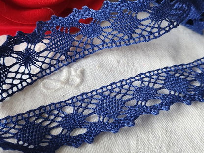 Dentelle vintage bleu  coton 3 métres sur 2,3 cm A6