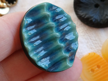 Gros bouton ancien en celluloïd superbe pied vert/bleu  3,7 cm  ref 6459
