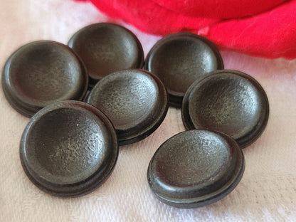 Lot 7 boutons vintage en métal en foncé à pied 1,7 cm ref 3848