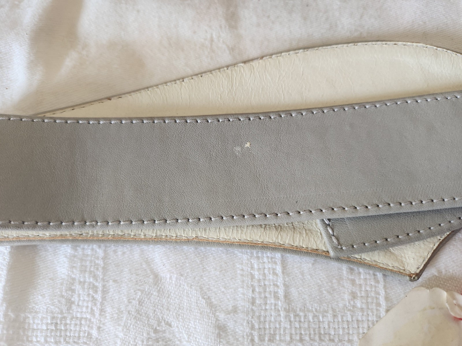 Ceinture ancienne vintage grise large  69 cm à 70 cm A4