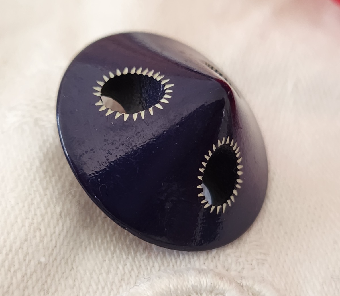 Bouton ancien bleu ajouré pied laiton gros 2,8 cm ref 5965