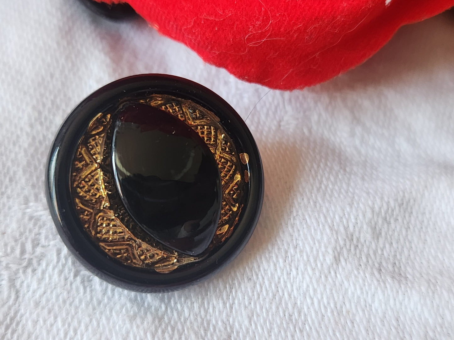 Gros bouton ancien en verre noir doré motif 2,2 cm G17K cm pied G17L