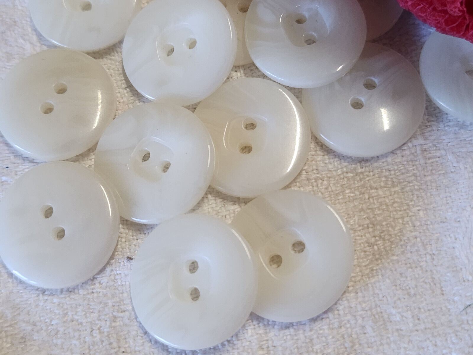 Lot 14 boutons vintage blanc veiné trous 1,8 cm ref 170