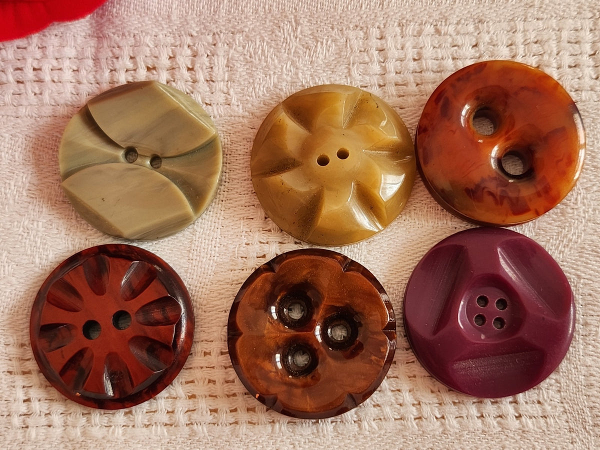 Lot 6 boutons ancien art deco bakelite plastique galalithe 2,6/2,7 cm ref 6586