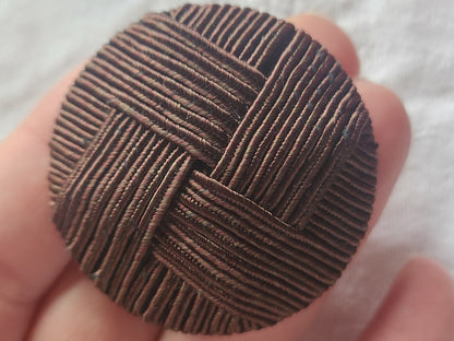 Enorme bouton ancien en  passementerie marron vintage pied 4,6 cm ref 2973