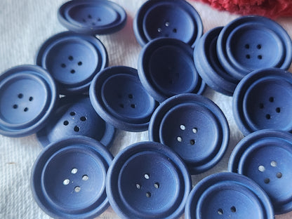 Lot 16  boutons vintage bleu mat incurvé trous 1,8 cm ref 2281