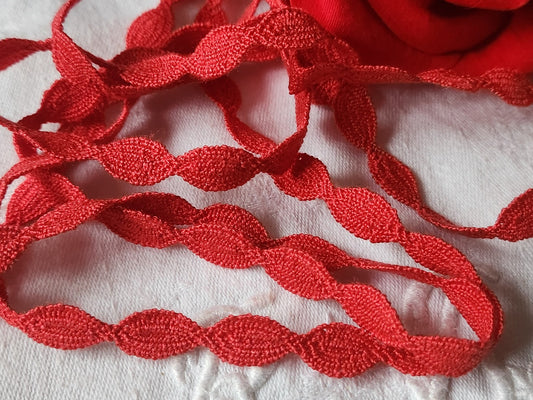 Dentelle galon vintage rouge  coton 3 métres sur 1 cm A3