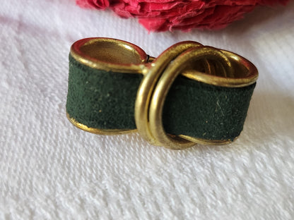 Collection bouton ancien en métal ornement parurier vert 2,6 cm G14K