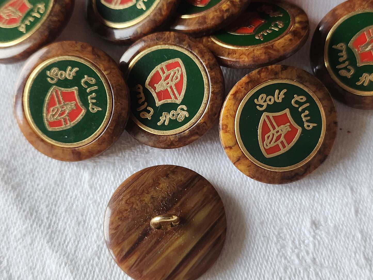Lot 9 boutons vintage "golf club"  lourd pied marron 2,3 cm ref 6049