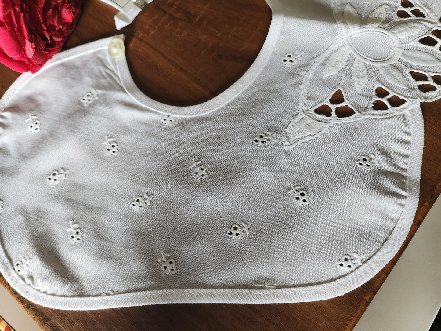 Ancien  col en tissu broderie fleur  travaillé blanc B1-76