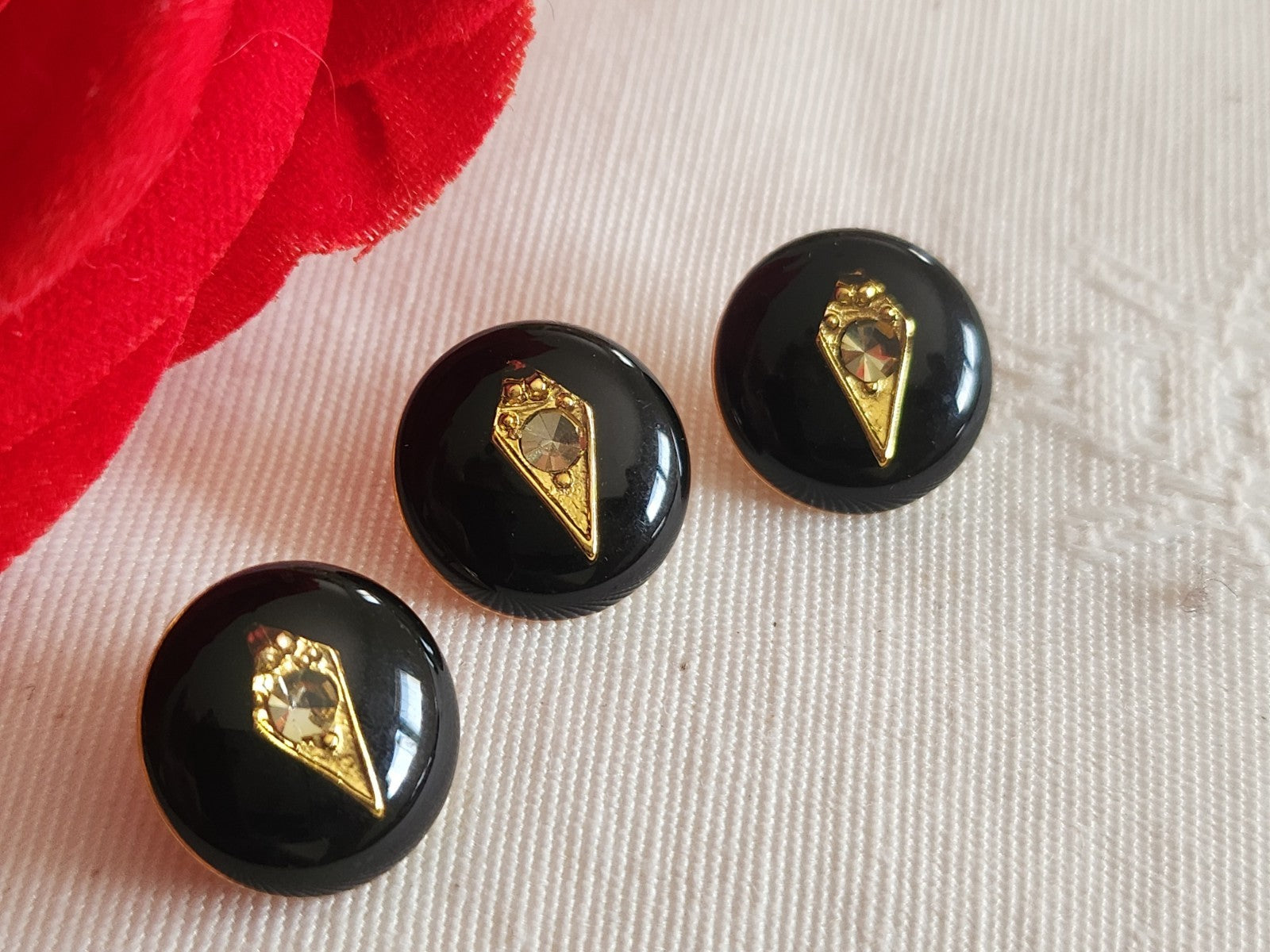 Trio mini boutons vintage en métal doré inclusion strass 1,3 cm bijoux G19A