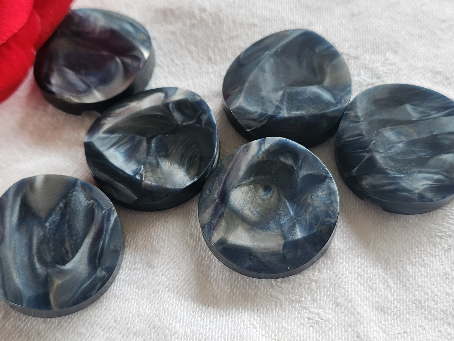 Lot 6 gros boutons vintage bleu moucheté pied plat épais 2,6 cm ref 2499