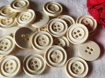 Lot 24 boutons vintage blanc creme 1,7 cm travaillé trous ref 1771