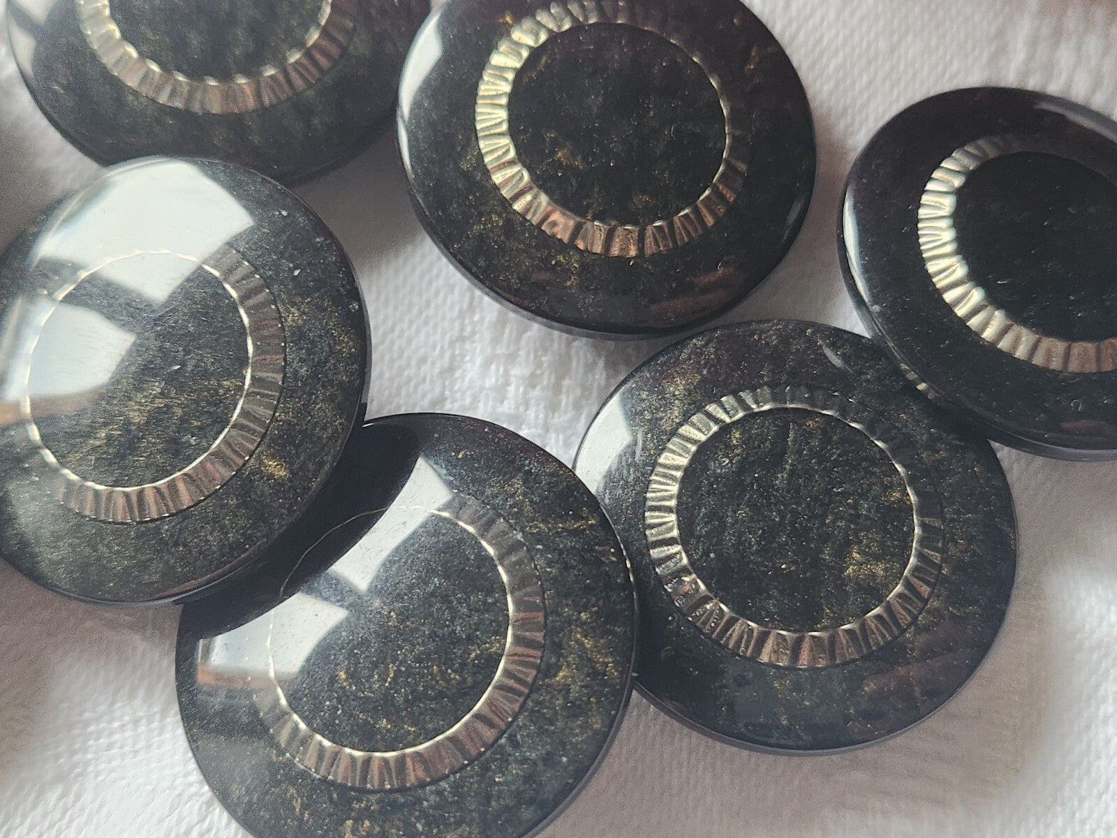 Lot 8 gros boutons vintage noir  inclusion  pied 2,7 cm manteaux lourd ref 4538