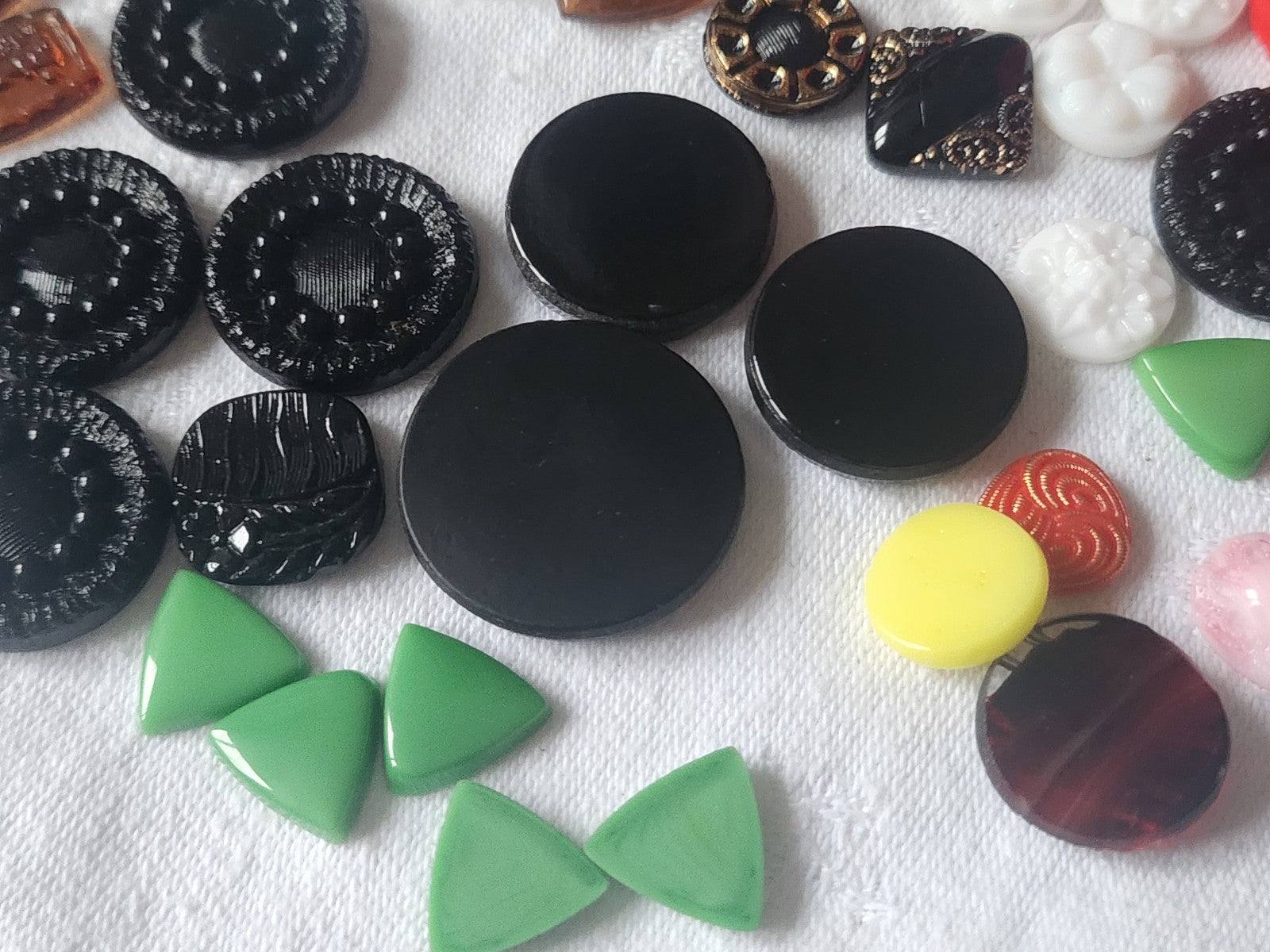 Lot 50 cabochons anciens en verre vintage panaché N°4  T2