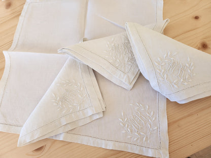 Lot 4 monogrammes anciens sur serviette MR broderie B8