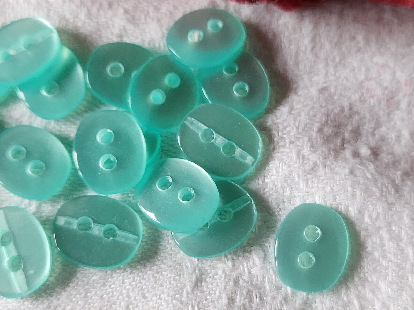 Lot 18 petits boutons vintage bleu ovale 1 sur 1,2 cm ref 516