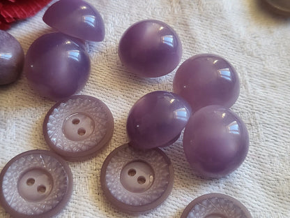 Panaché lot 21 boutons vintage 3 séries violet 1,2 et 1,3 cm  ref 1501