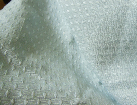 Coupon tissu ancien ameublement bleu tendre 2 mètres 20 sur 2 mètre 90 B1