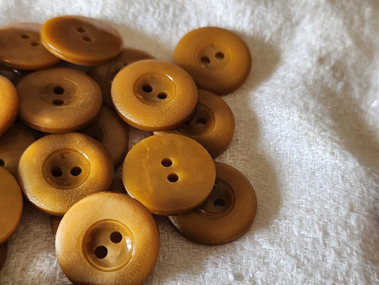 Lot 21 petits boutons vintage marron camel à trous  1,5 cm ref 6052