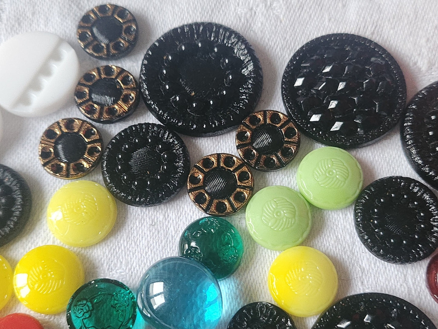 Lot 50 cabochons anciens en verre vintage panaché N°1 T2
