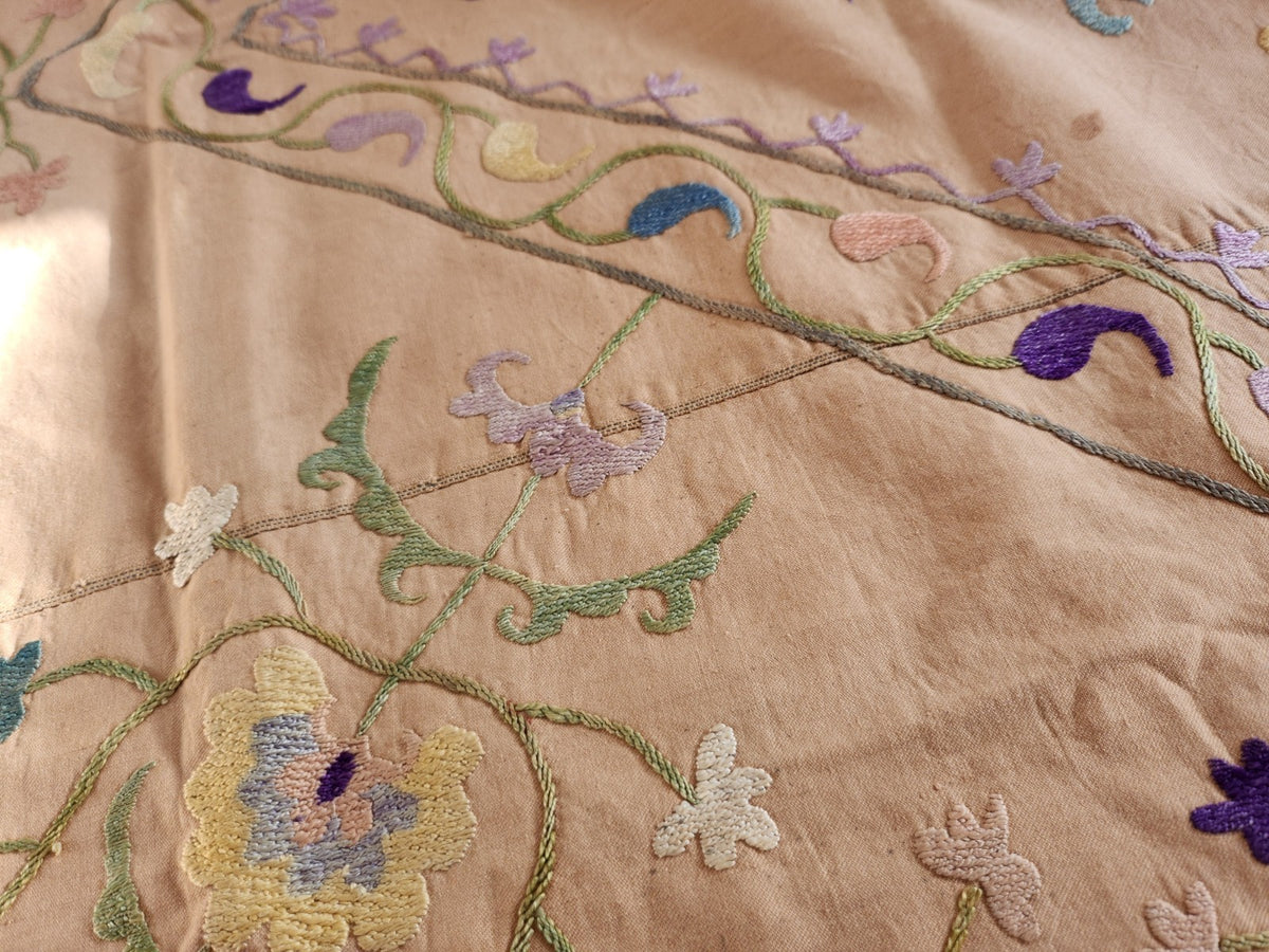 Trés ancien ouvrage XIXéme nappe d'autel? broderie B8