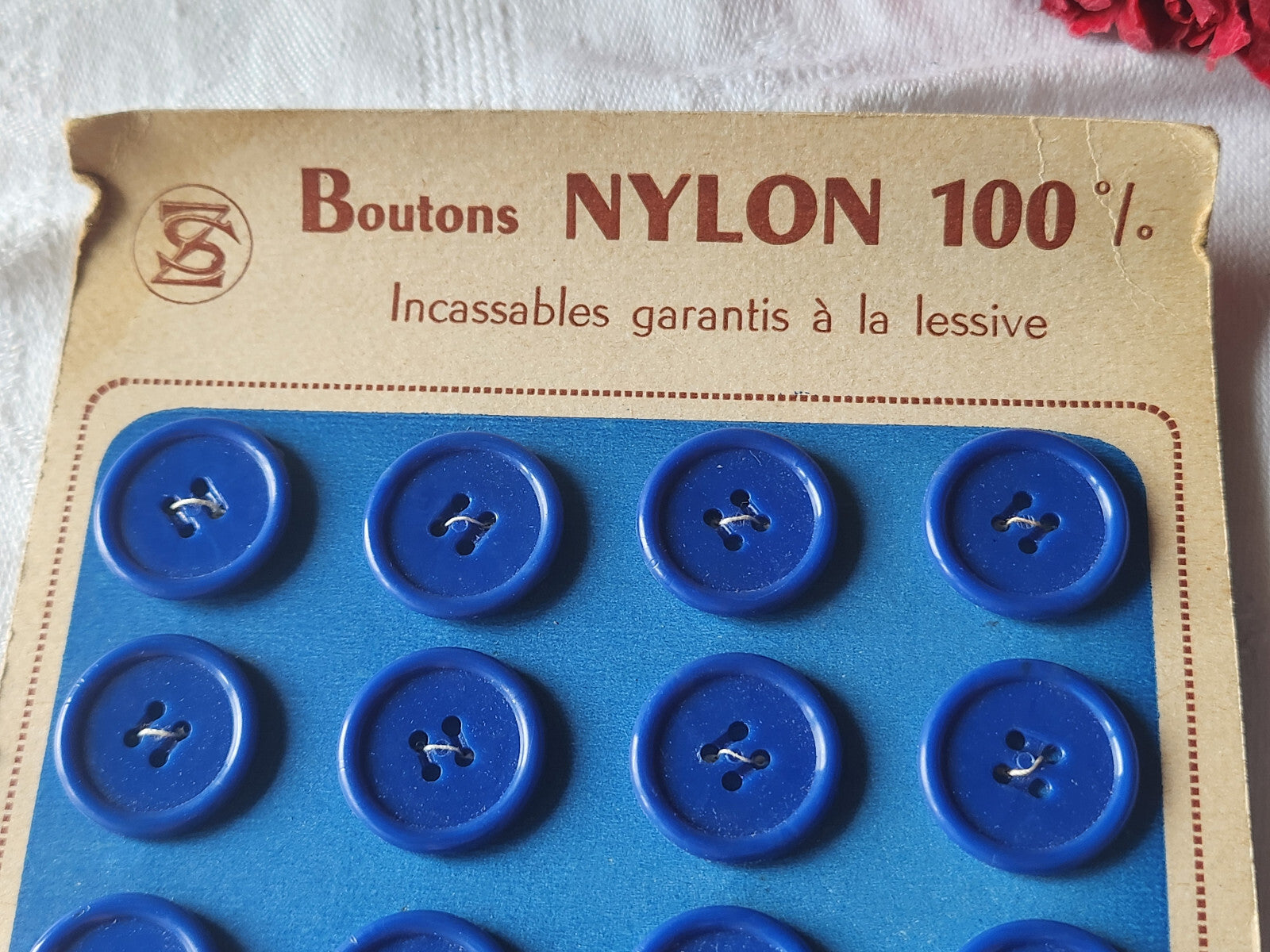 Plaque lot de 24 boutons vintage bleu 2 cm trous