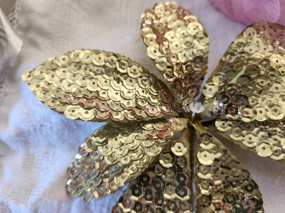 Ancien ornement chapeau vintage  modiste fleur montée sur broche 12 cm T0-15