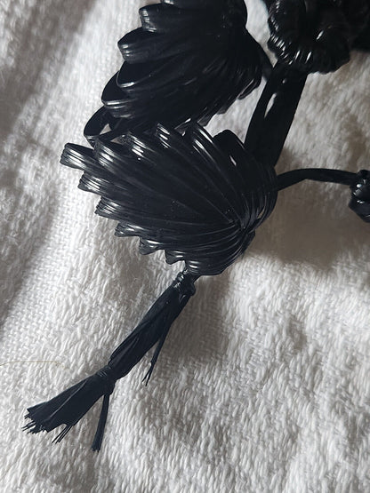 Petit bouquet ancien noir original fait main modiste chapeau vintage T0-61